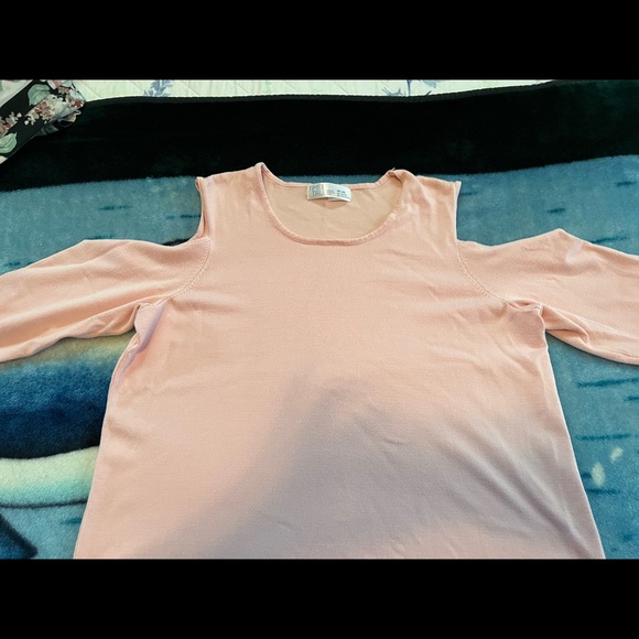Women pink sweaters size XX Large open shoulder - Picture 2 of 3